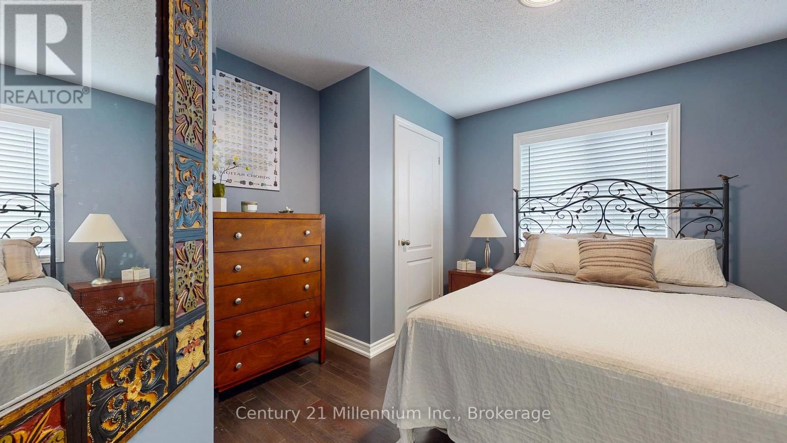 7 CLUBHOUSE DRIVE Image 33