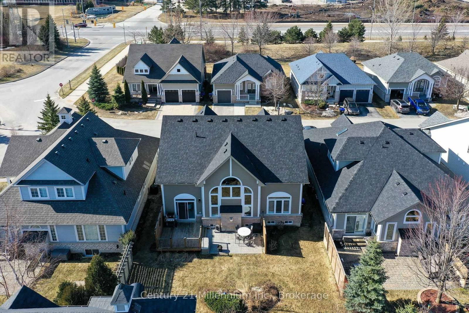 7 CLUBHOUSE DRIVE Image 6