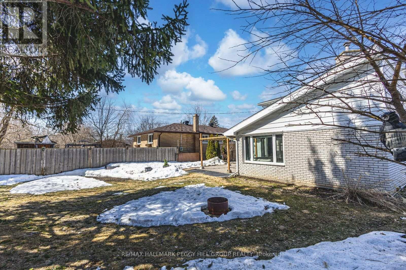 233 GROVE STREET EAST Image 21