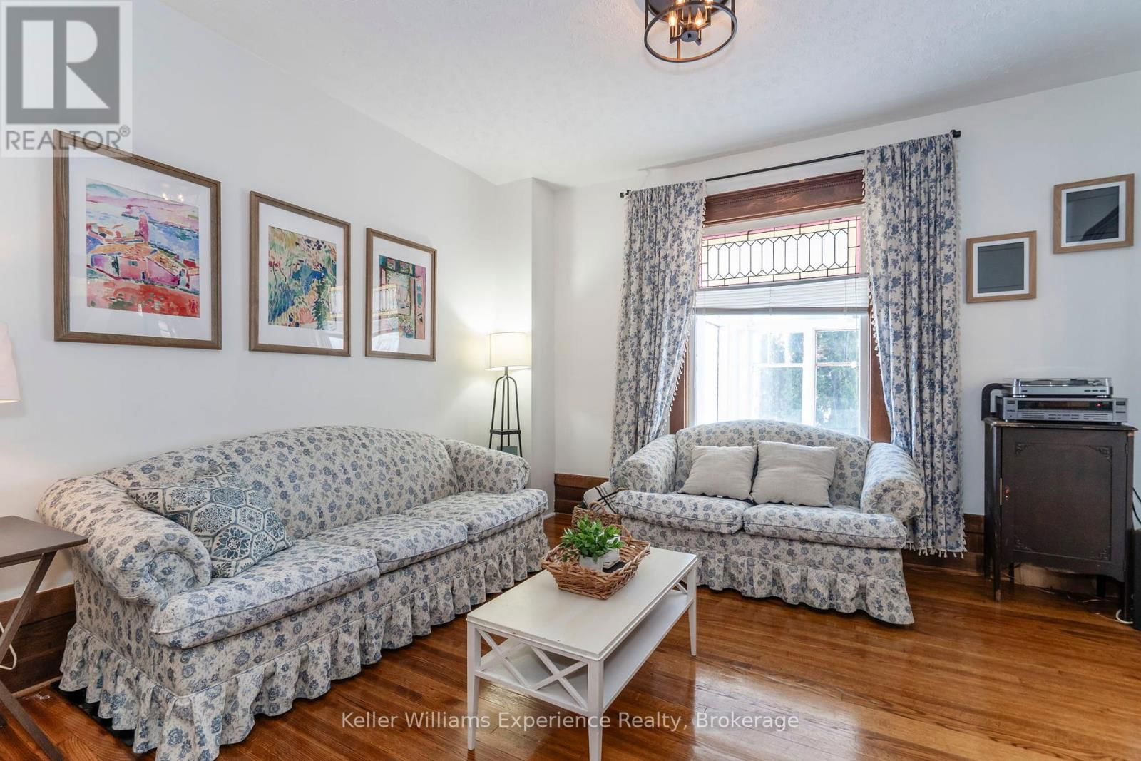 268 RUSSELL STREET Image 14