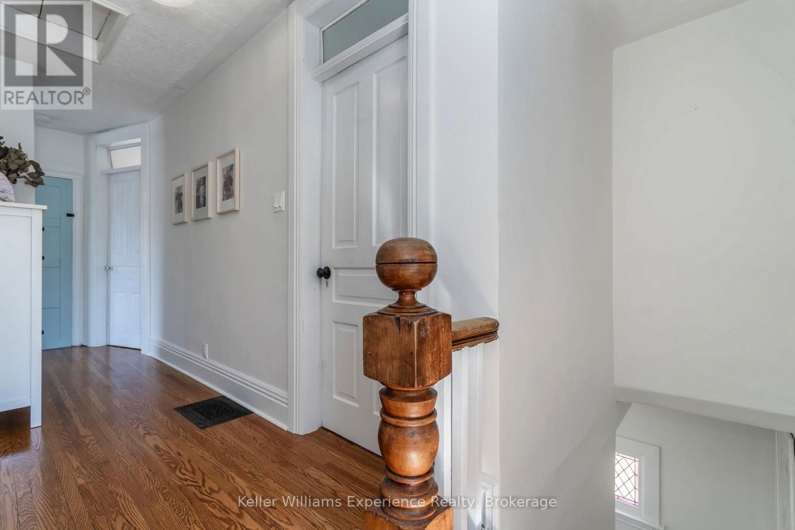 268 RUSSELL STREET Image 18