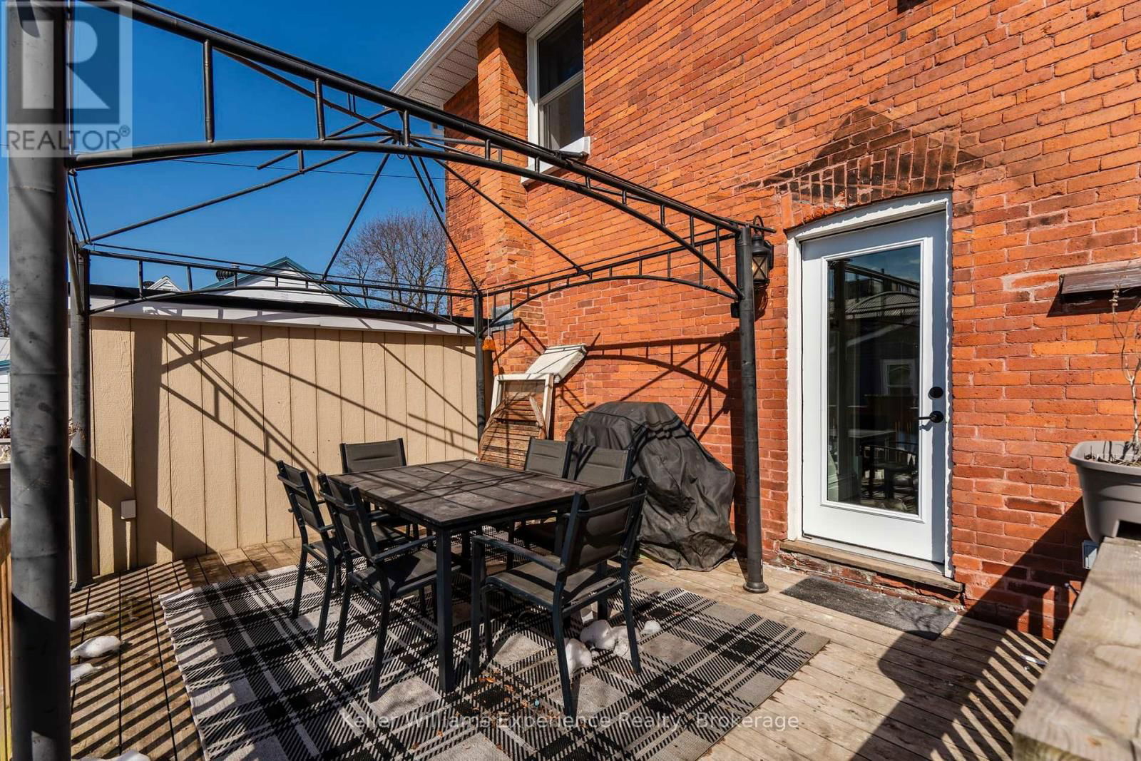 268 RUSSELL STREET Image 29