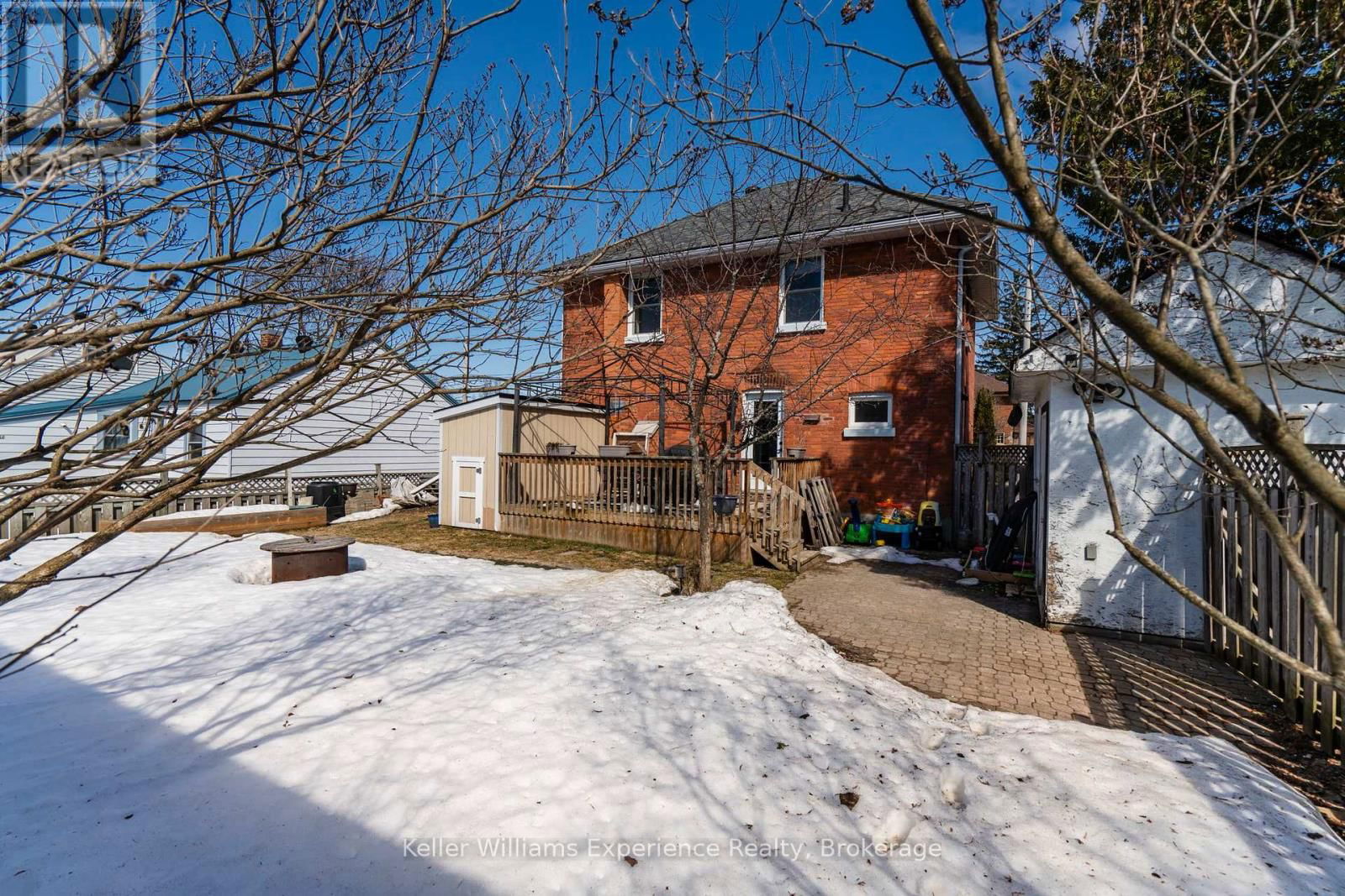 268 RUSSELL STREET Image 32