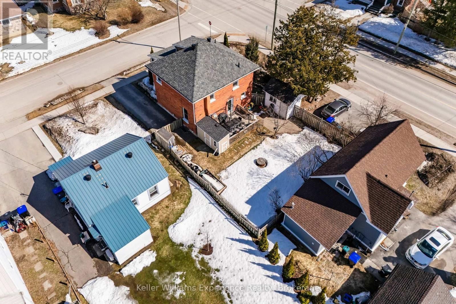 268 RUSSELL STREET Image 35