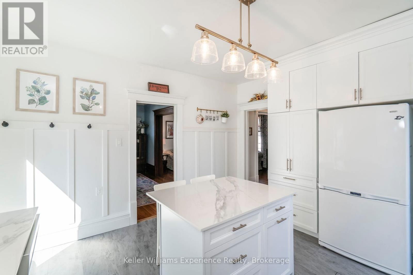 268 RUSSELL STREET Image 9