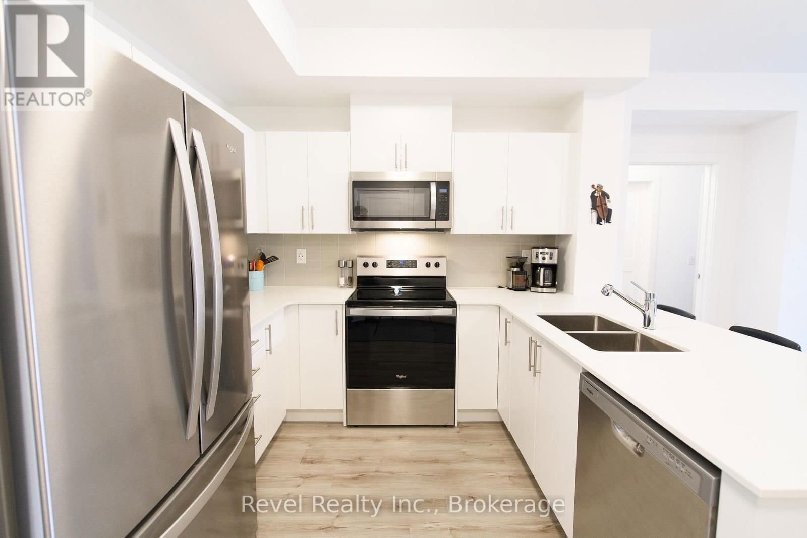 118 - 4 KIMBERLY LANE Image 3