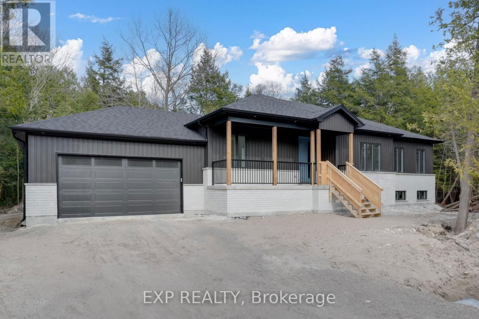 48 IROQUOIS CRESCENT Image 1