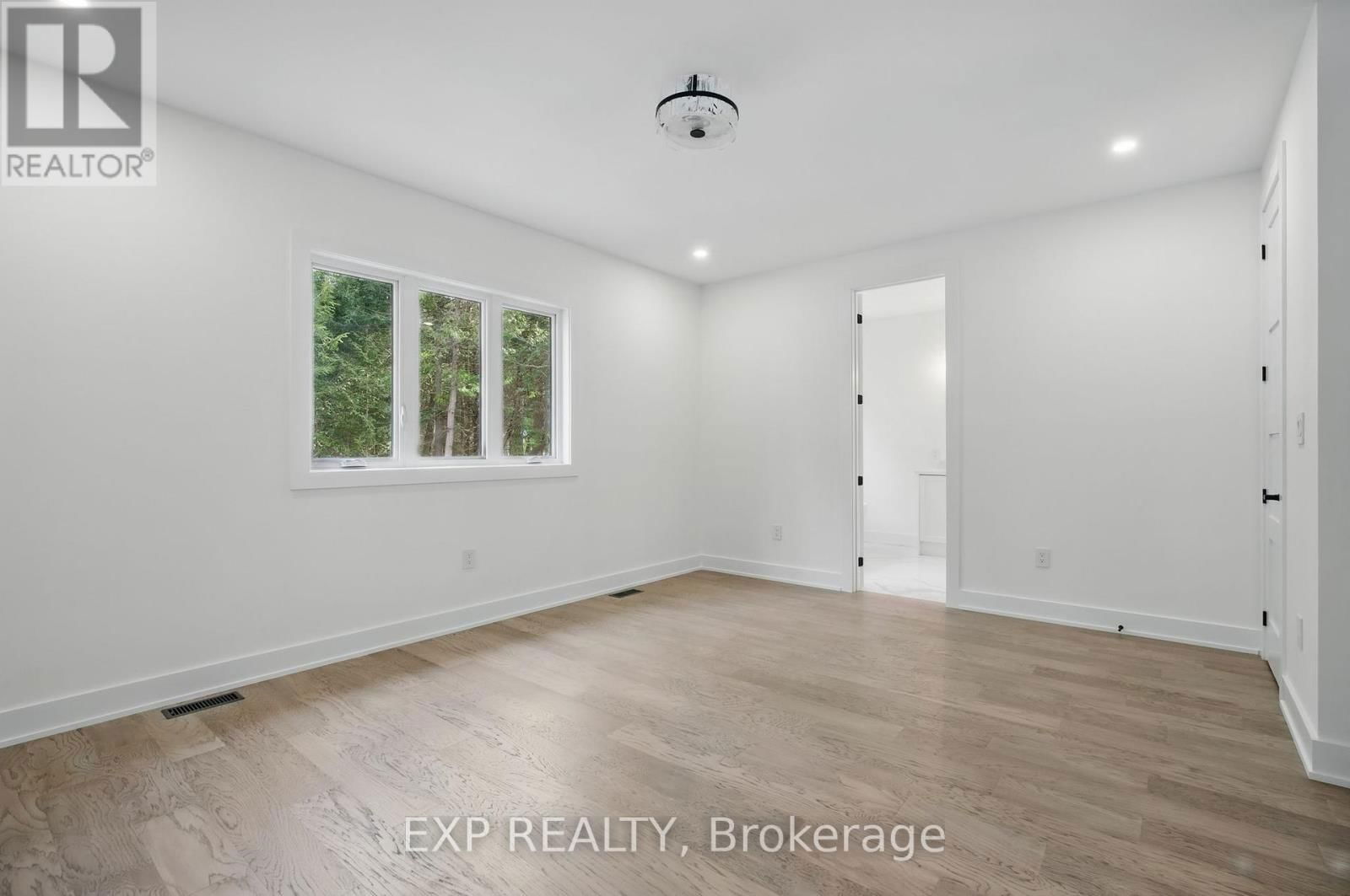 48 IROQUOIS CRESCENT Image 20
