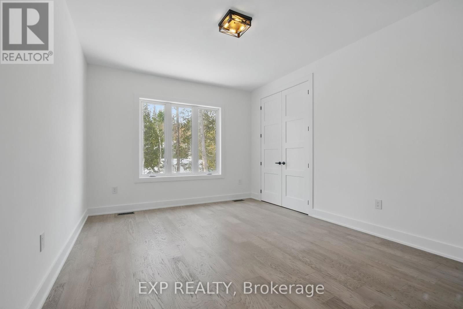 48 IROQUOIS CRESCENT Image 27