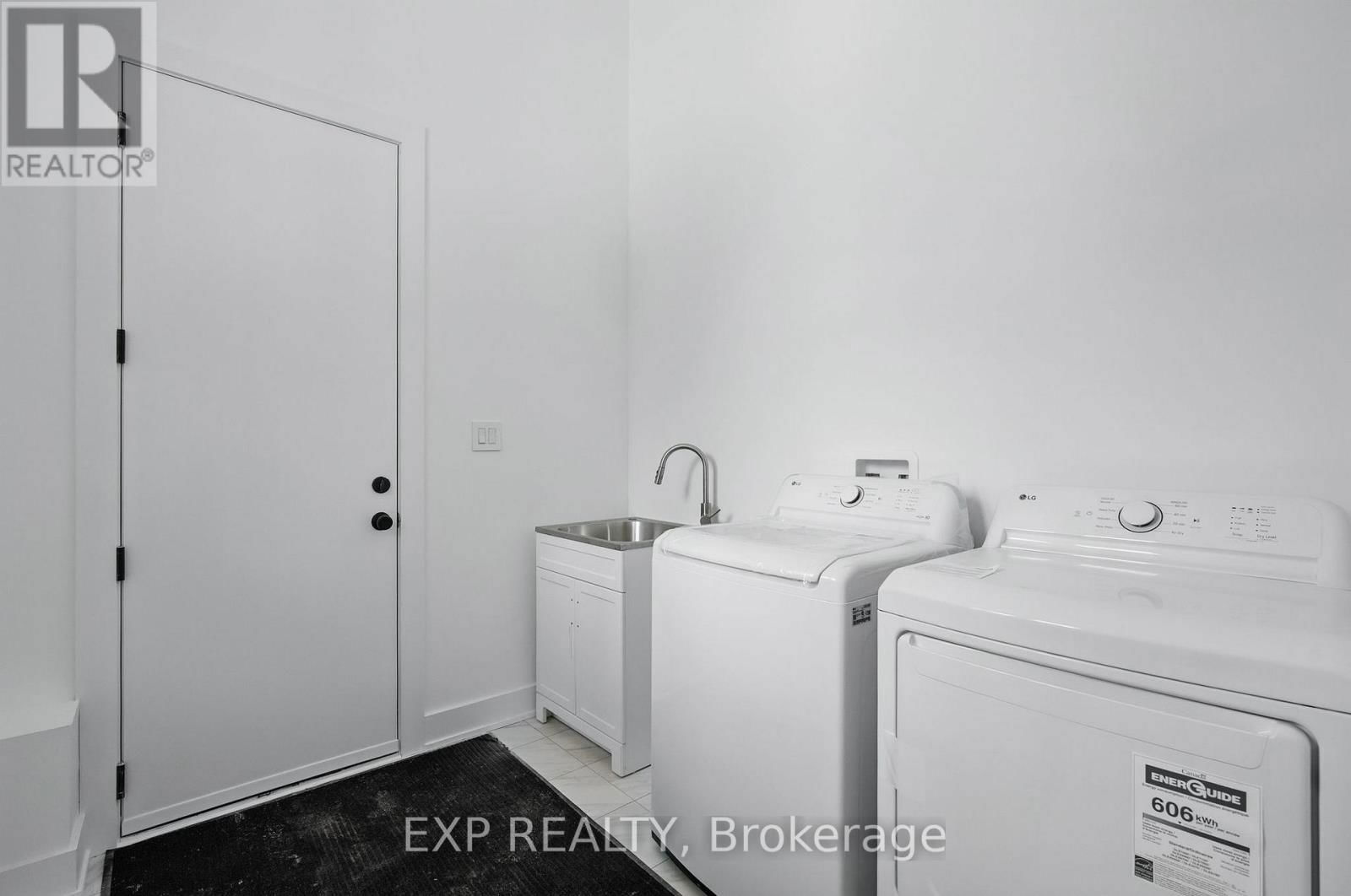 48 IROQUOIS CRESCENT Image 31