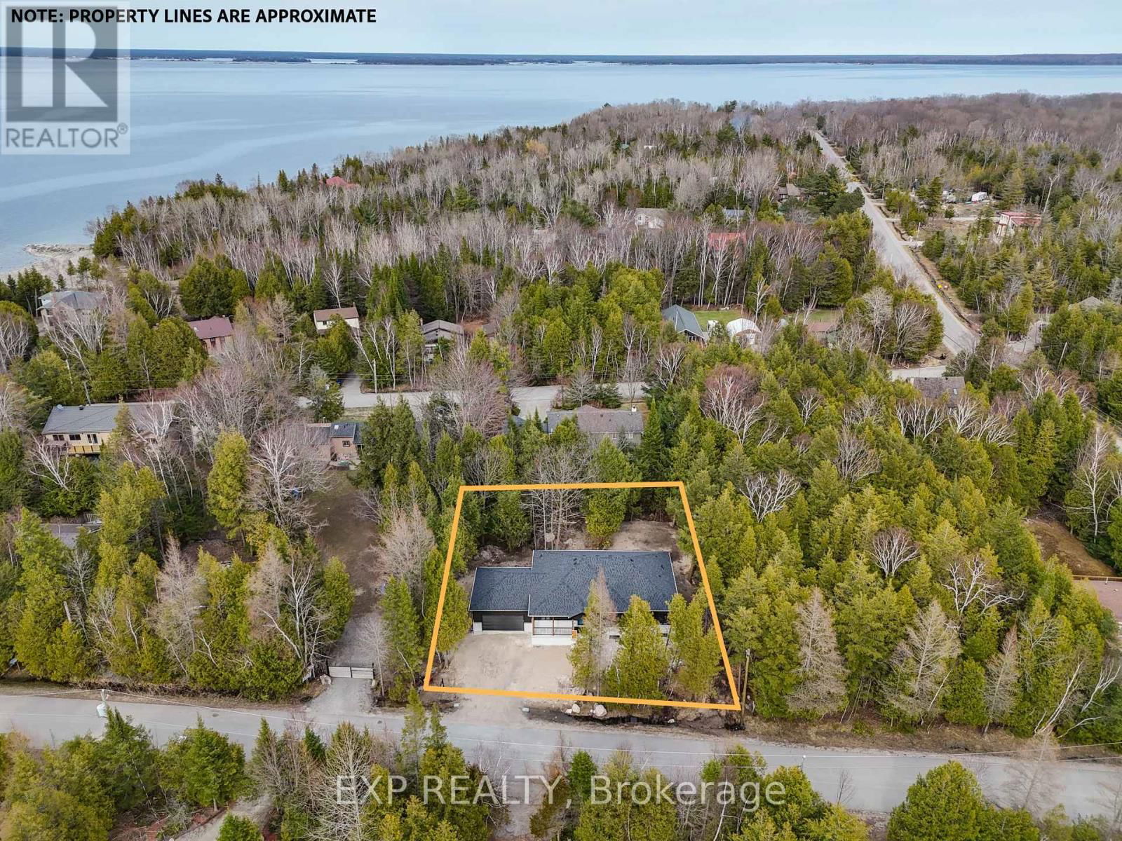 48 IROQUOIS CRESCENT Image 32