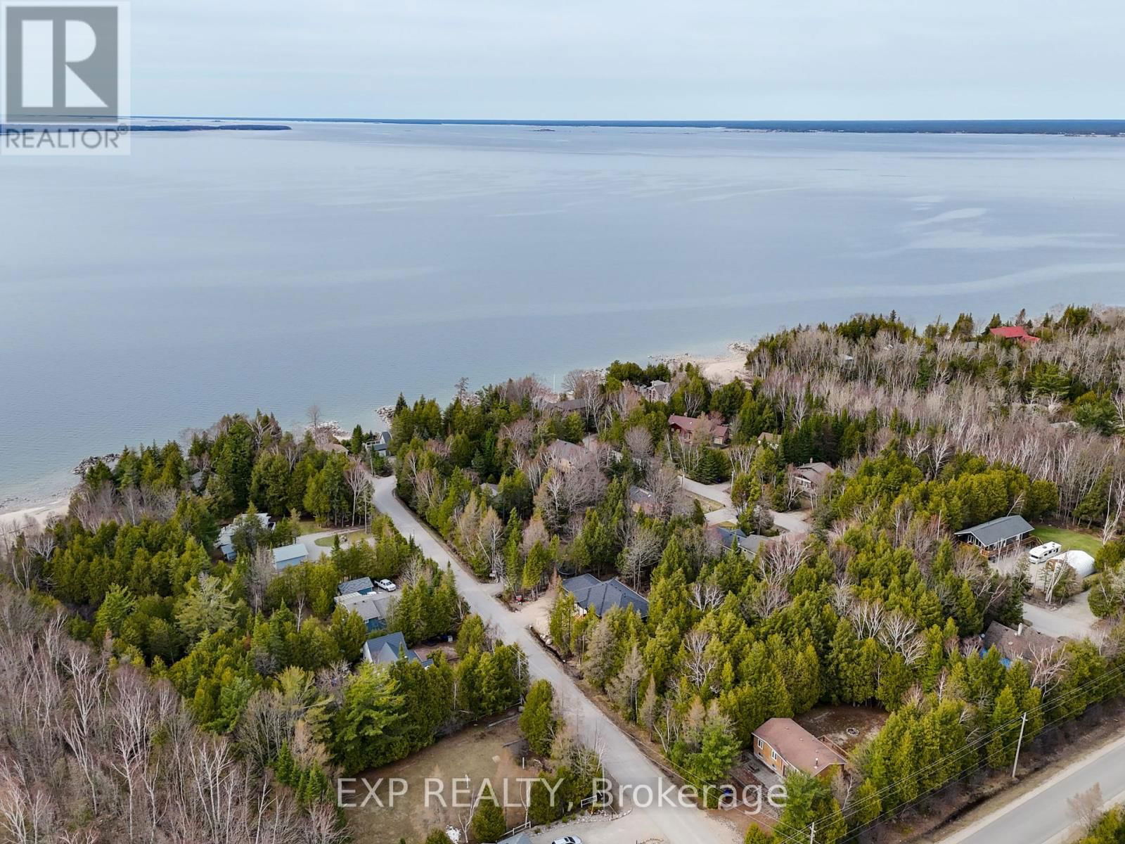 48 IROQUOIS CRESCENT Image 33