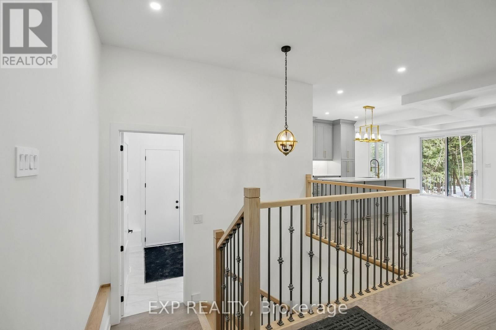48 IROQUOIS CRESCENT Image 6