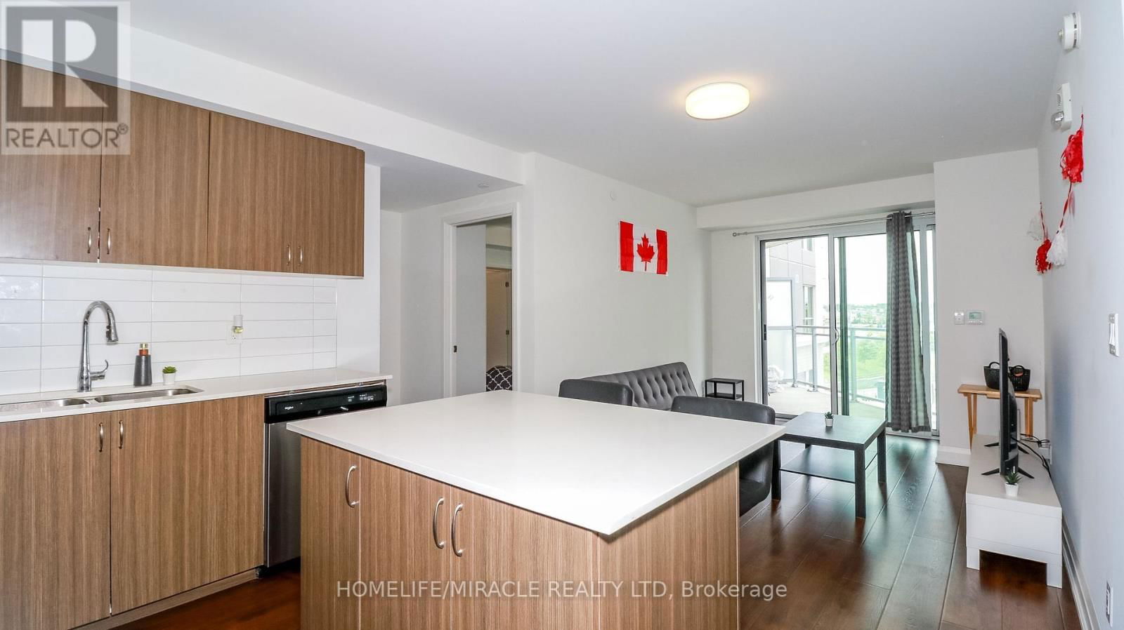 501 - 58 LAKESIDE TERRACE Image 8