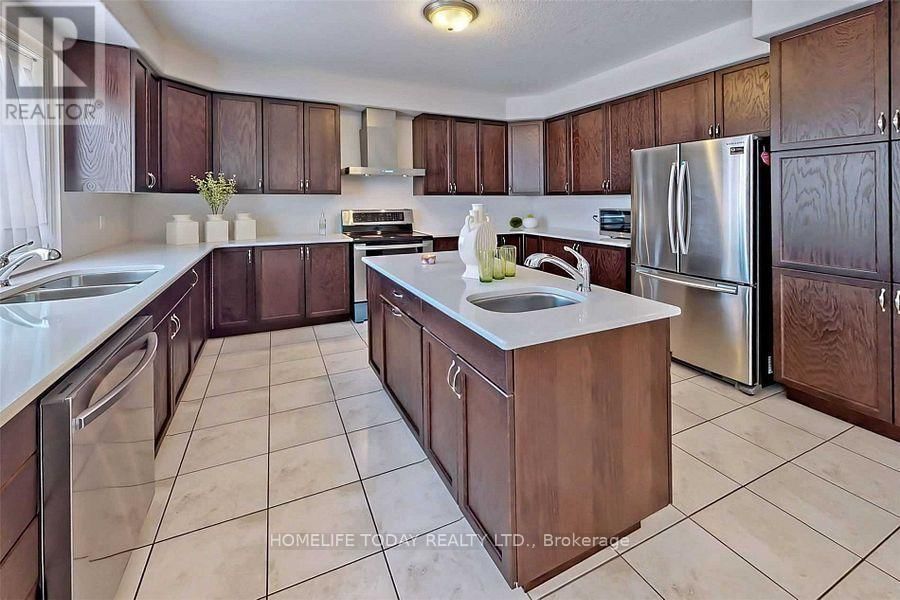 71 LOCKERBIE CRESCENT Image 11