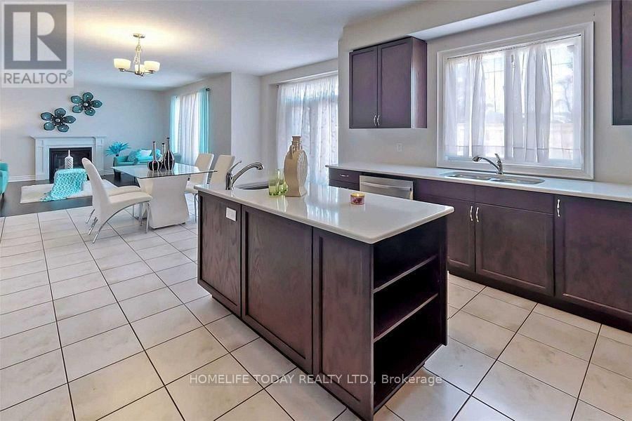 71 LOCKERBIE CRESCENT Image 15
