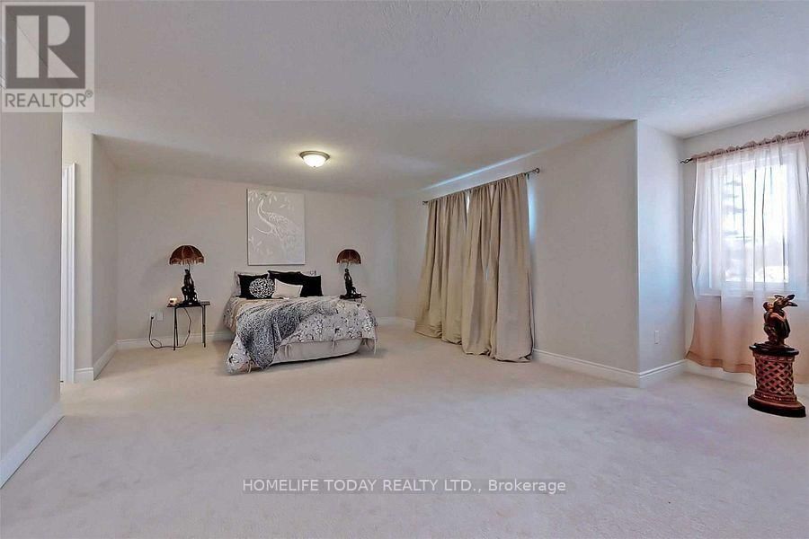 71 LOCKERBIE CRESCENT Image 23