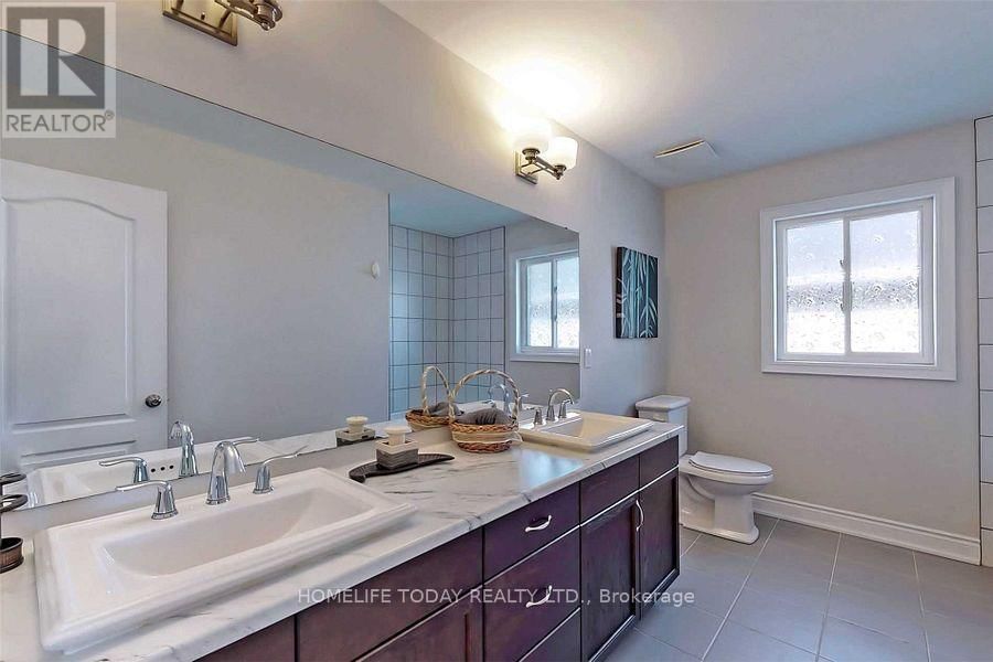 71 LOCKERBIE CRESCENT Image 31