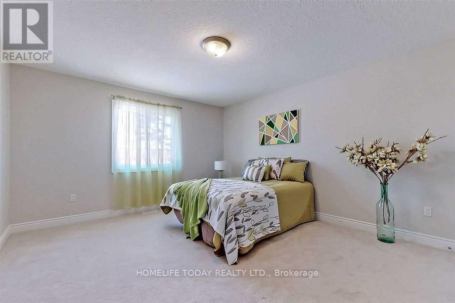 71 LOCKERBIE CRESCENT Image 32