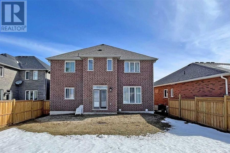 71 LOCKERBIE CRESCENT Image 35