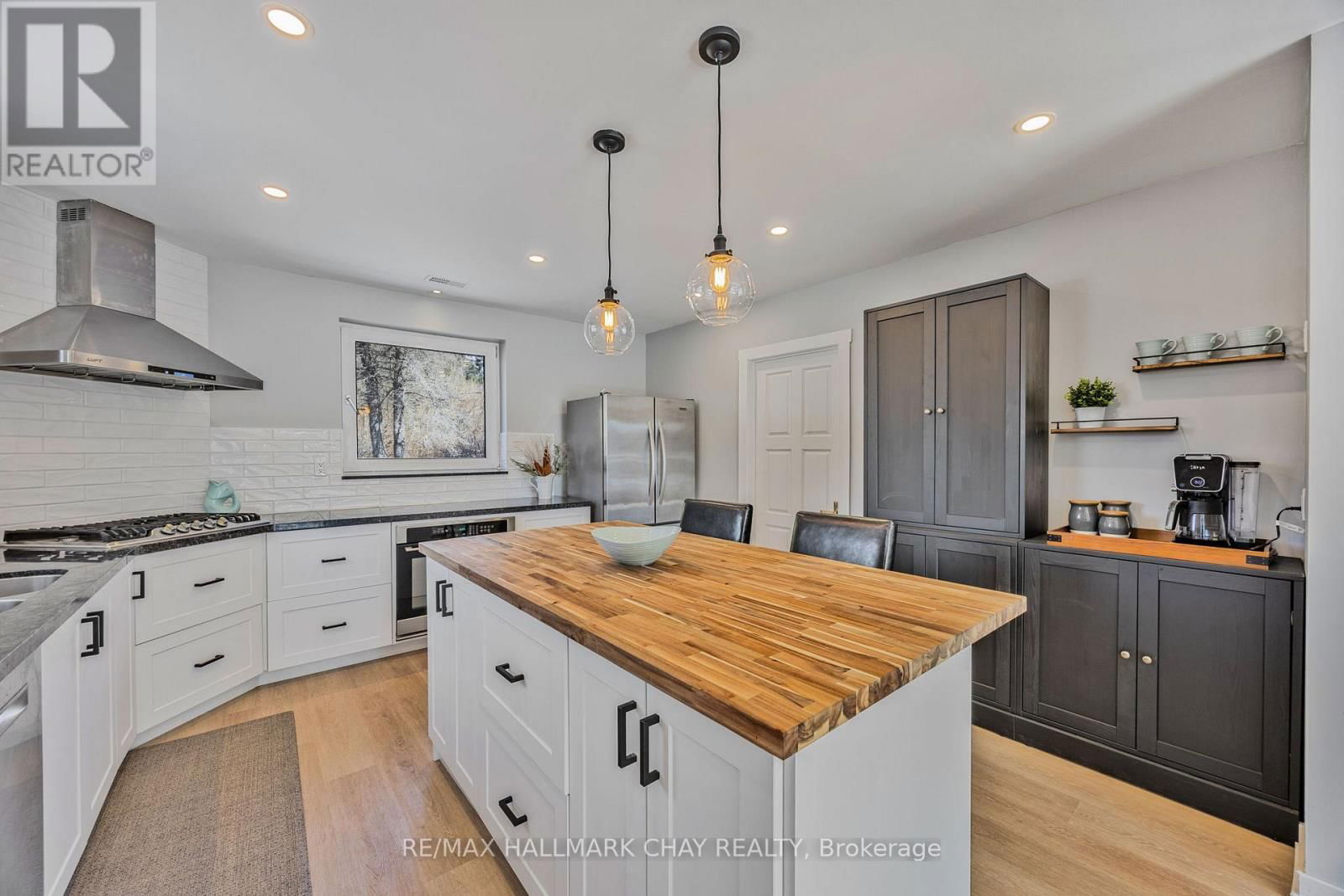 288 STEELES LINE Image 26