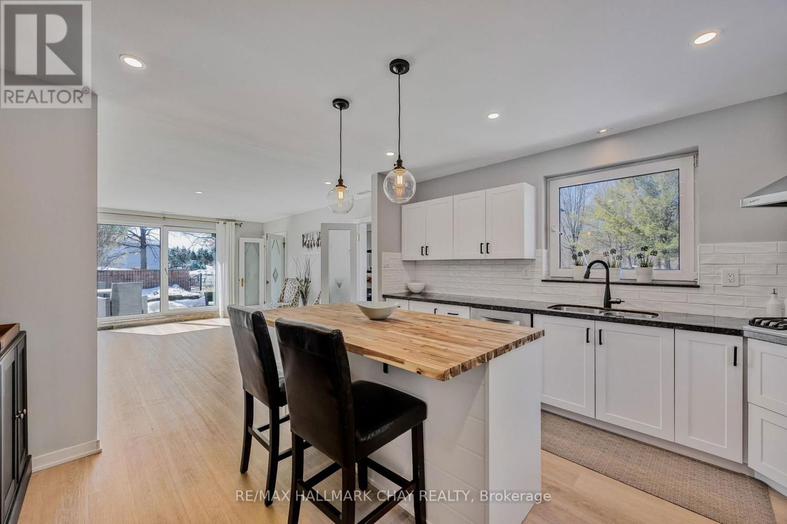 288 STEELES LINE Image 27
