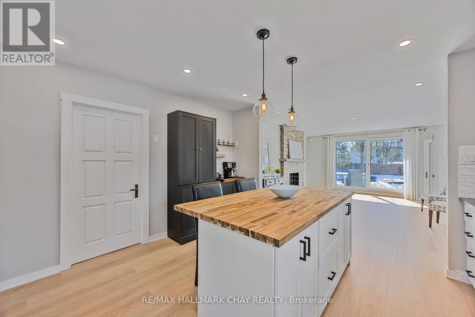 288 STEELES LINE Image 28