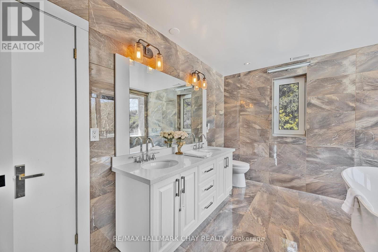 288 STEELES LINE Image 37