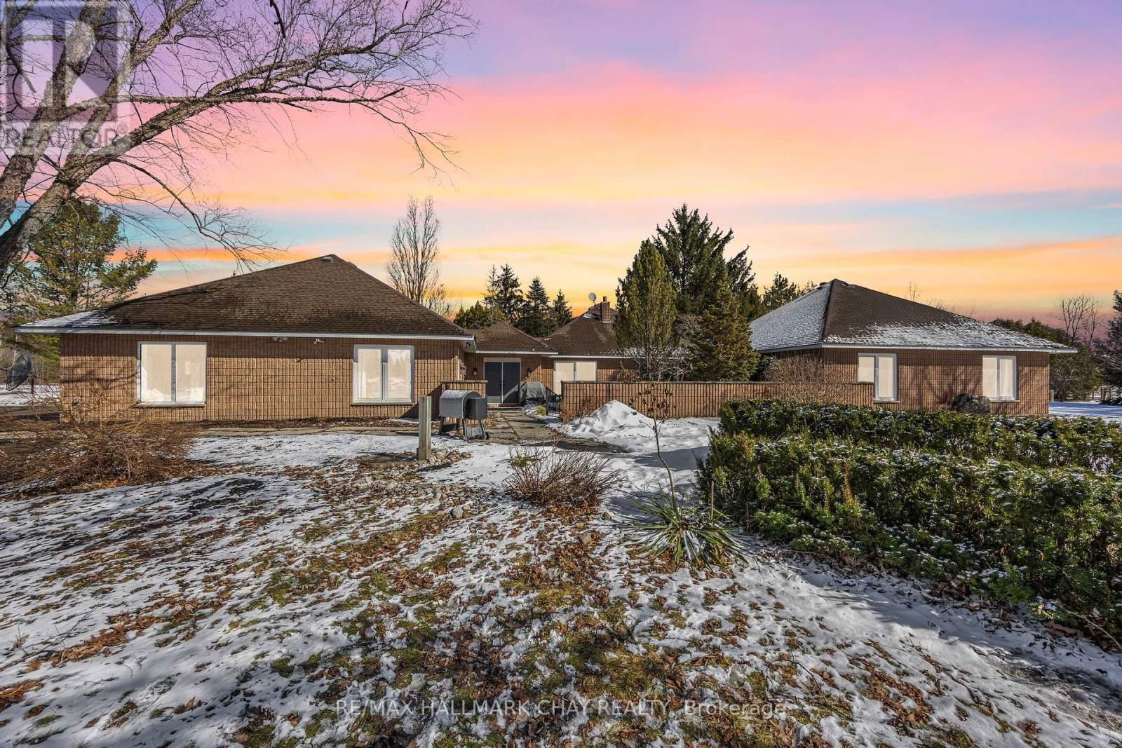 288 STEELES LINE Image 4