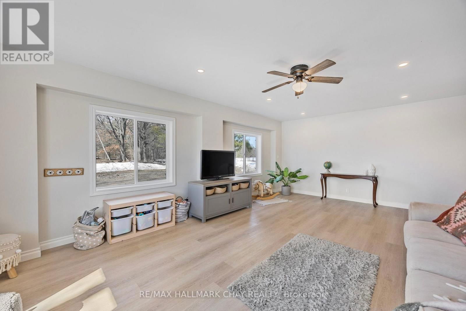 288 STEELES LINE Image 45