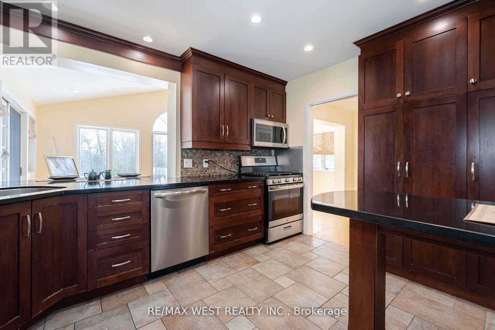 105 SHIRLEY AVENUE Image 10