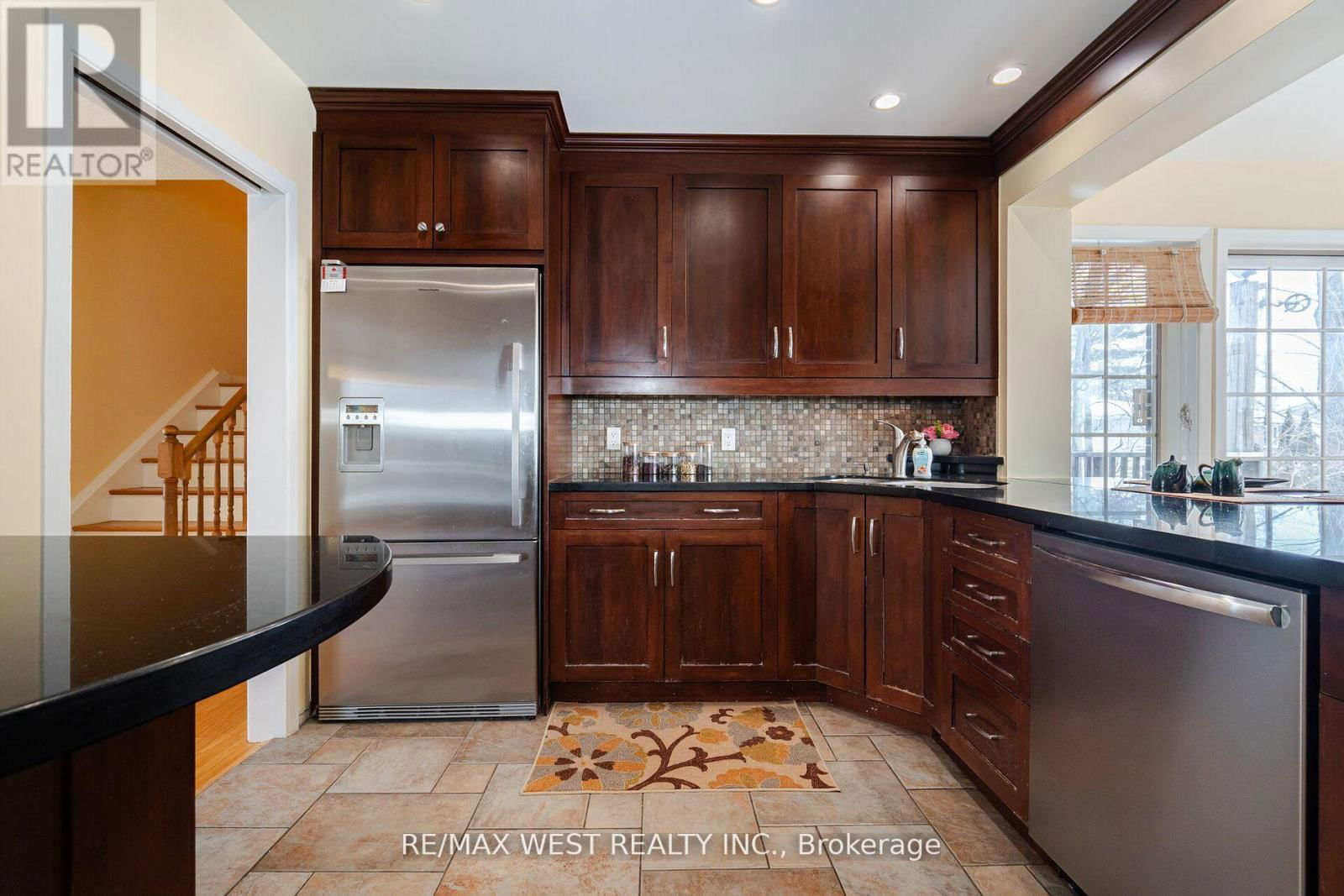 105 SHIRLEY AVENUE Image 12