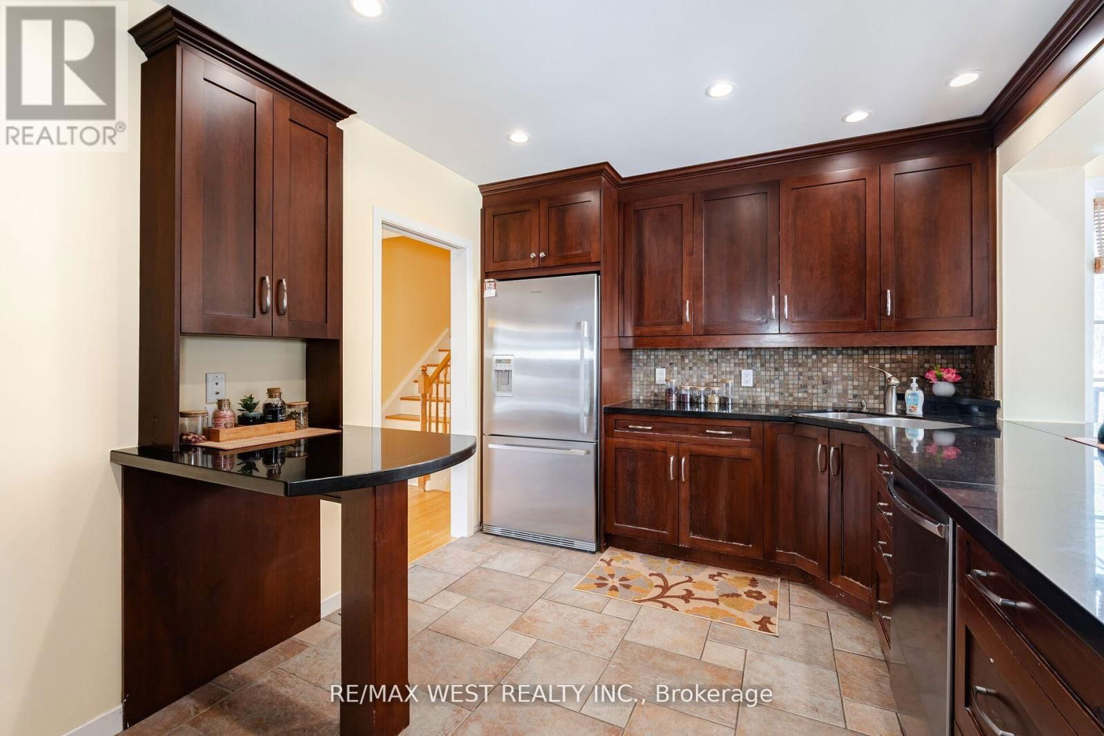 105 SHIRLEY AVENUE Image 13