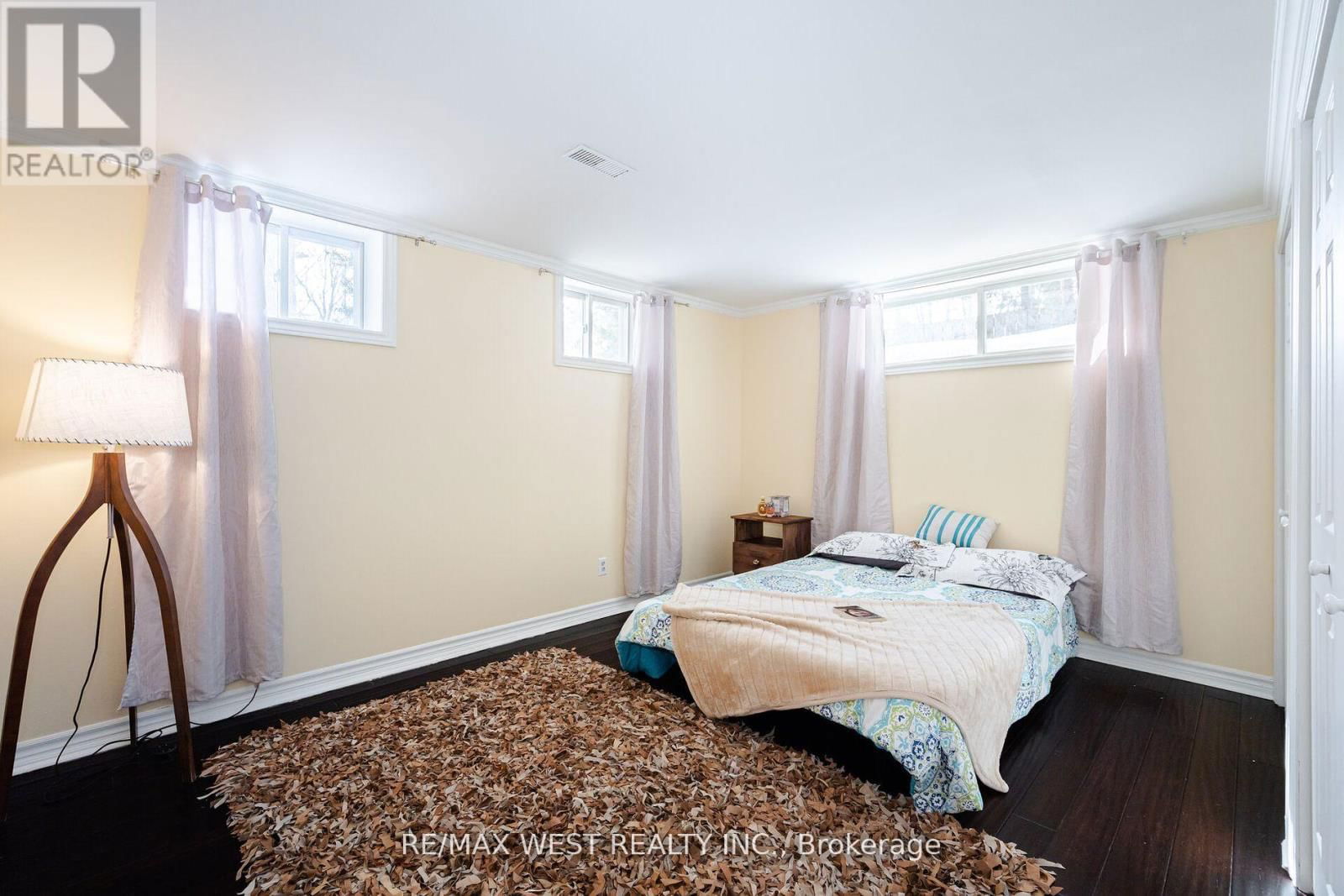 105 SHIRLEY AVENUE Image 30