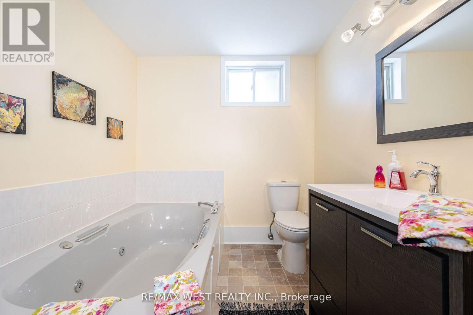105 SHIRLEY AVENUE Image 31