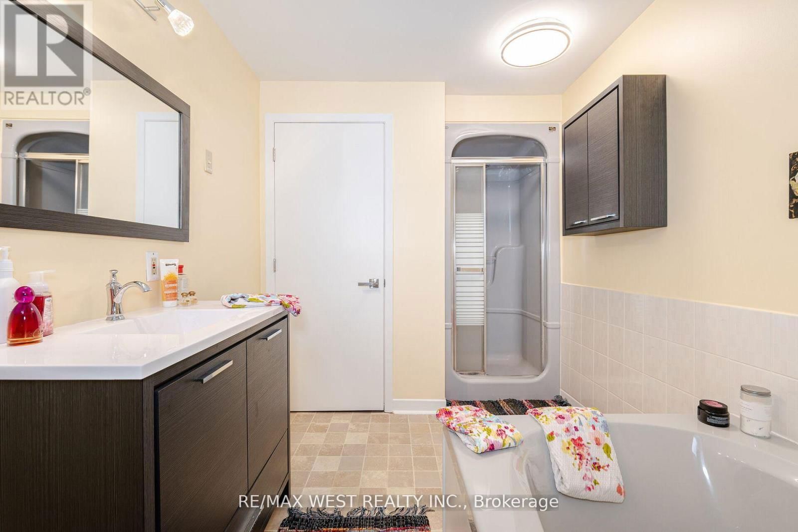 105 SHIRLEY AVENUE Image 32