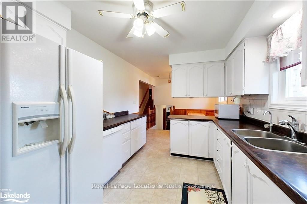 221 JOHN STREET Image 11