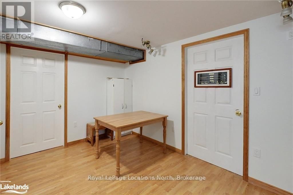 221 JOHN STREET Image 18