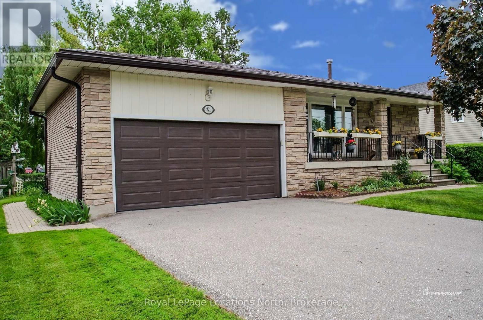 221 JOHN STREET Image 2
