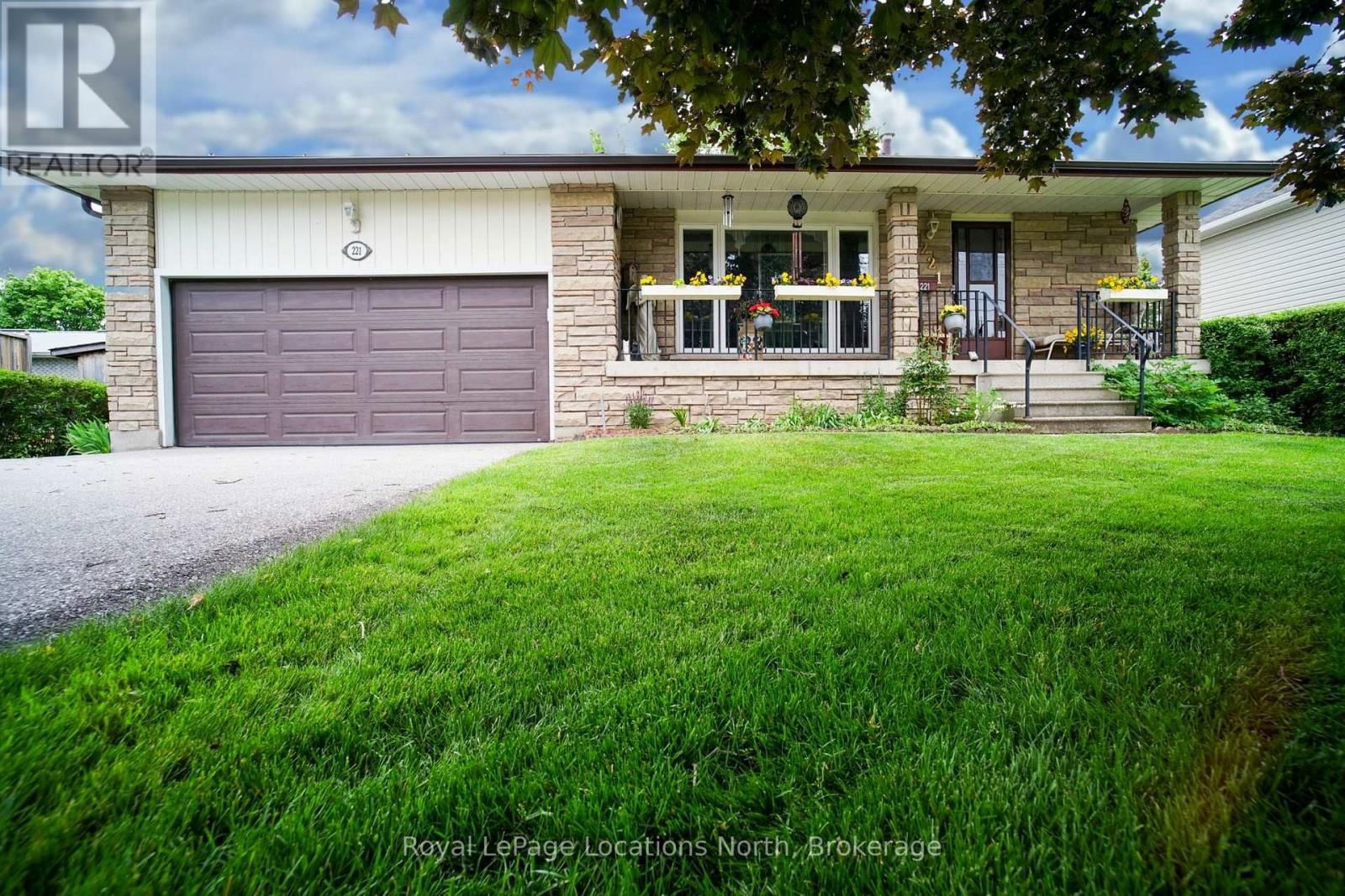 221 JOHN STREET Image 3