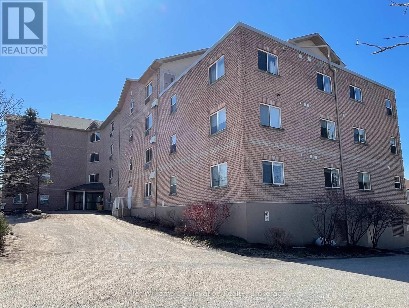 302 - 4 BECK BOULEVARD Image 1