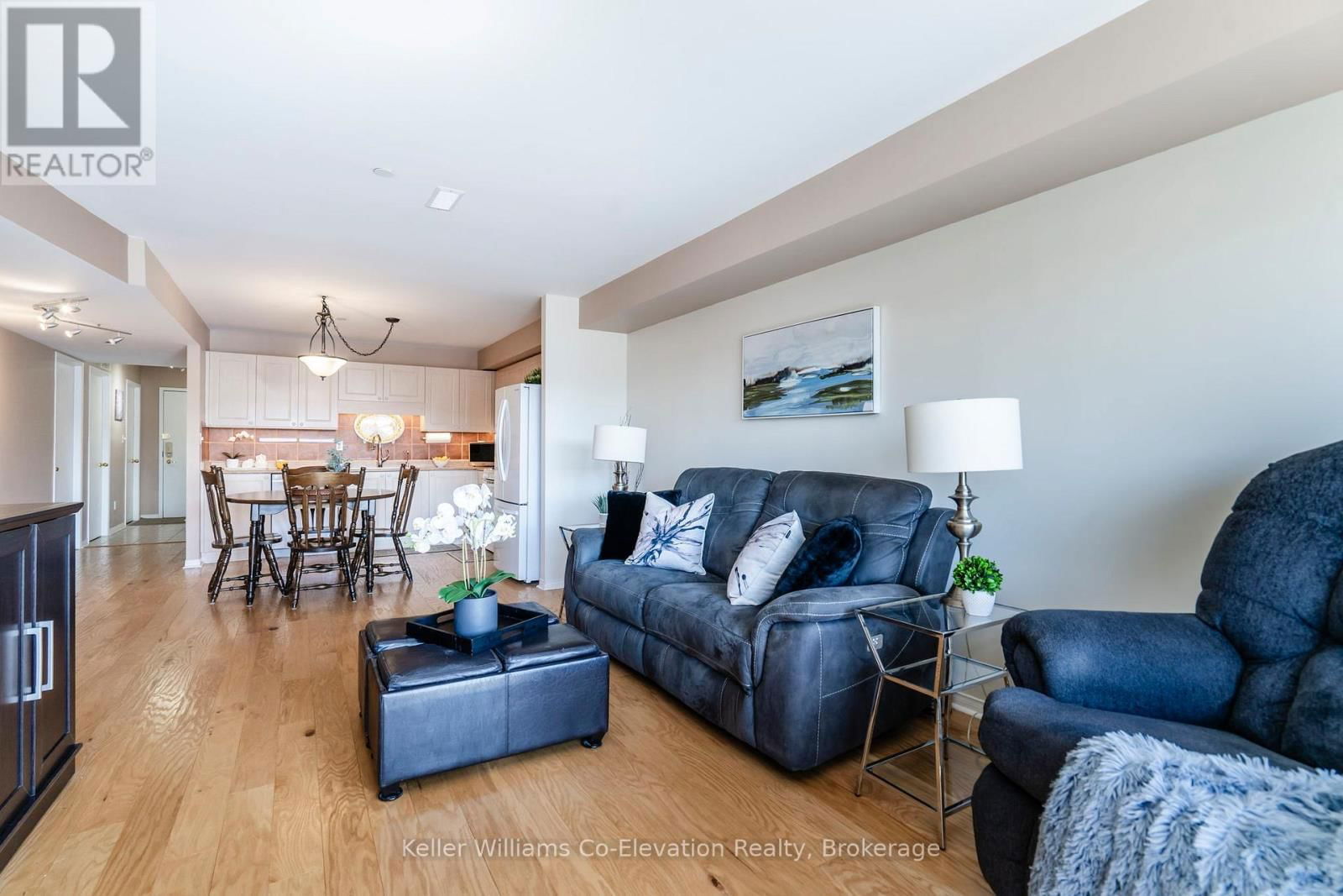 302 - 4 BECK BOULEVARD Image 14