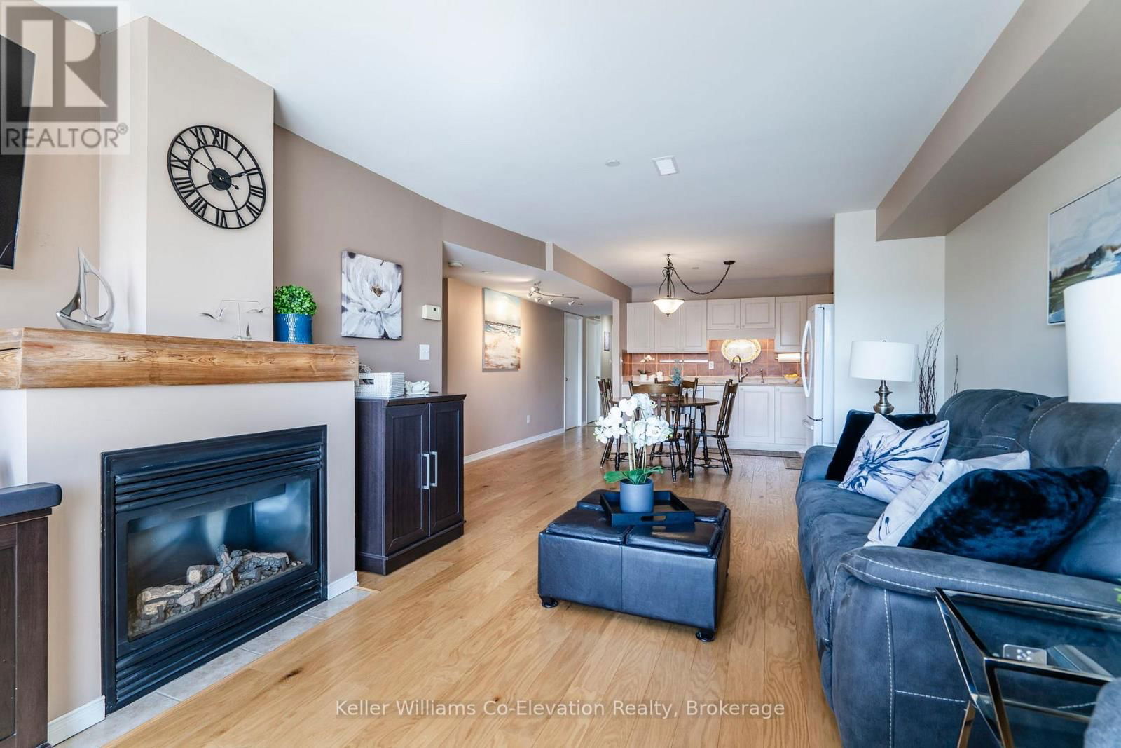 302 - 4 BECK BOULEVARD Image 16