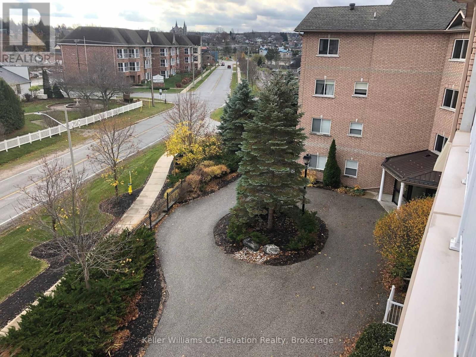 302 - 4 BECK BOULEVARD Image 32