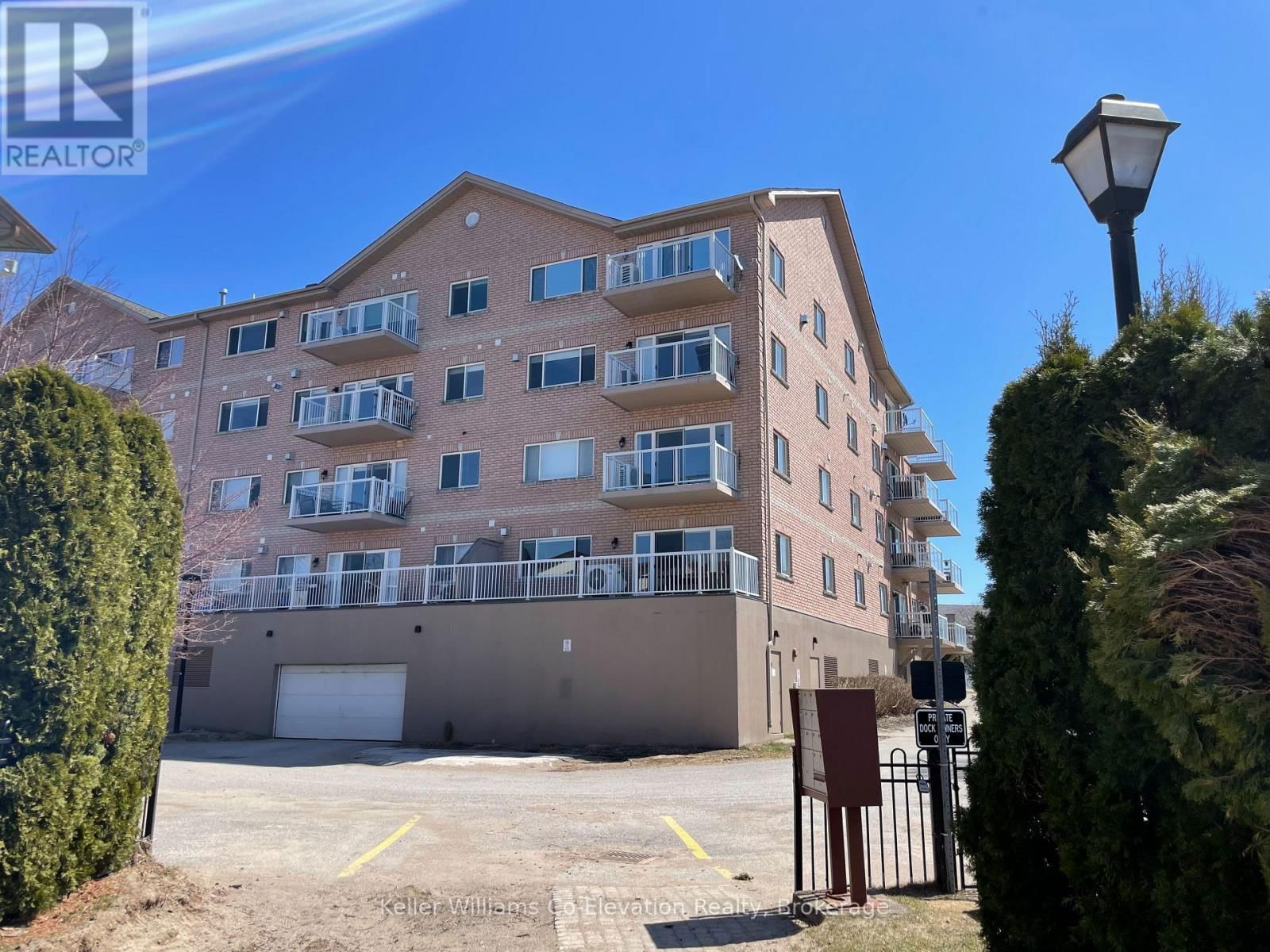302 - 4 BECK BOULEVARD Image 33