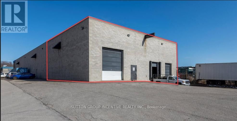 2 - 696 BAYVIEW DRIVE Image 1