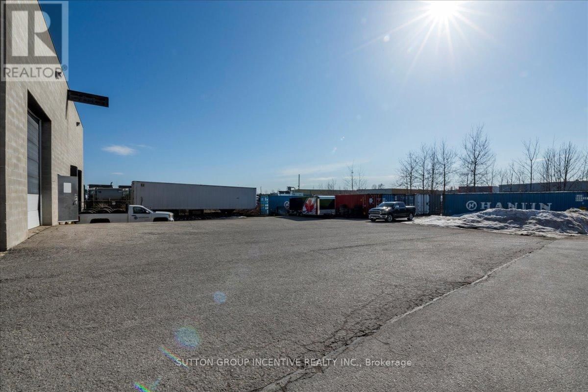 2 - 696 BAYVIEW DRIVE Image 10