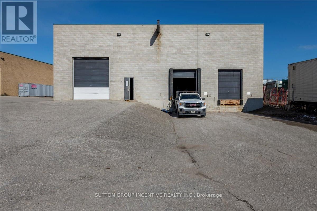 2 - 696 BAYVIEW DRIVE Image 3