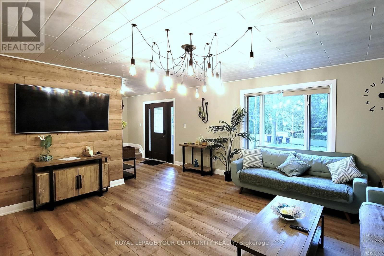 1138 SIESTA DRIVE Image 2