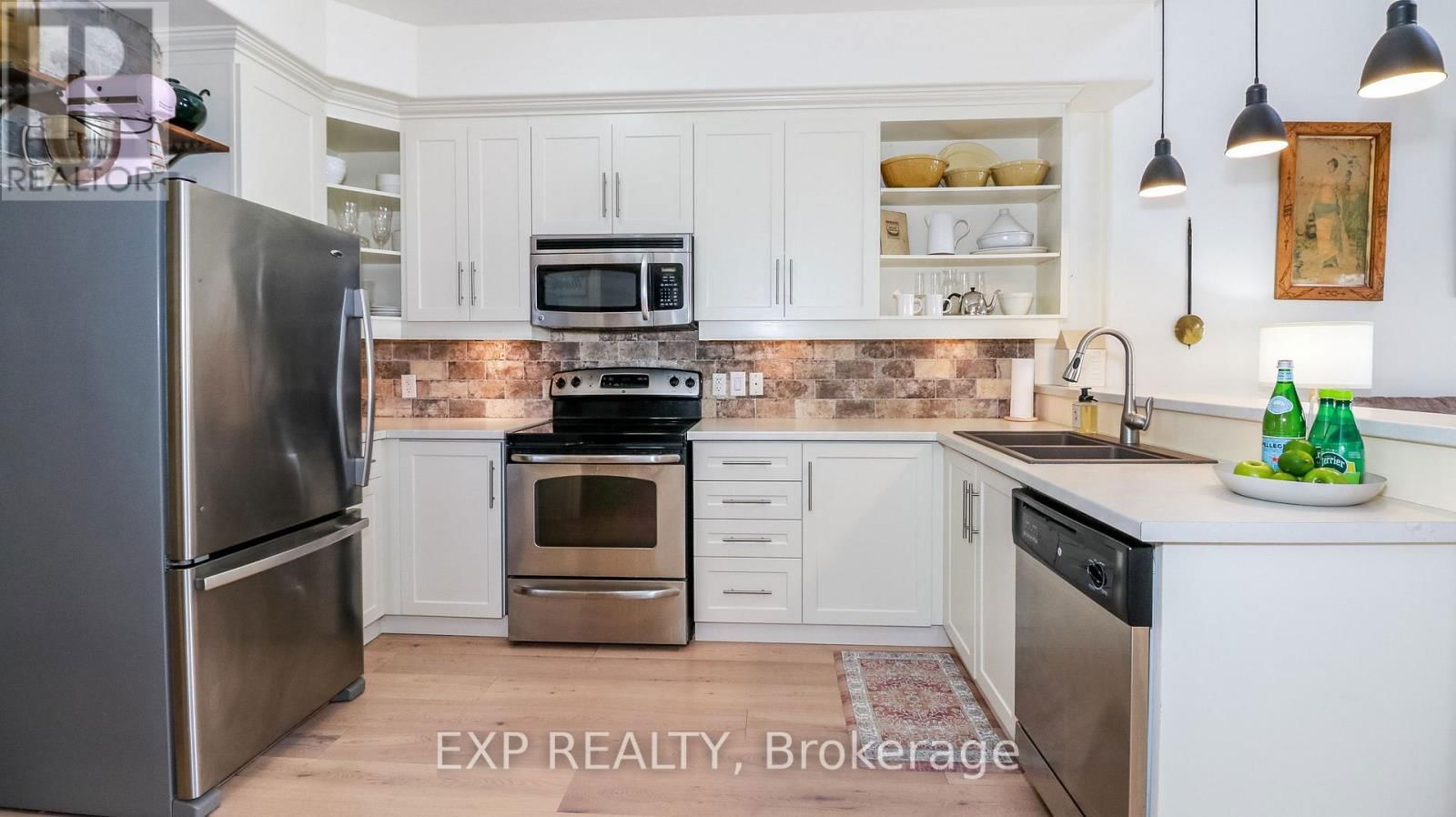 23 - 125 HURONIA ROAD Image 12